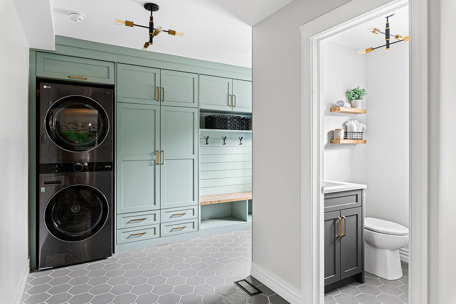Mudroom / Bathroom